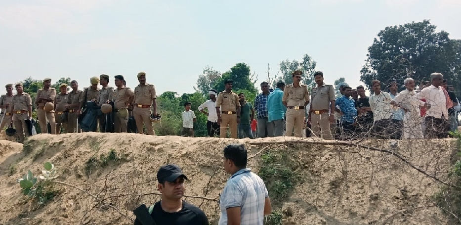 teen dives into river fearing arrest search continues in kannauj