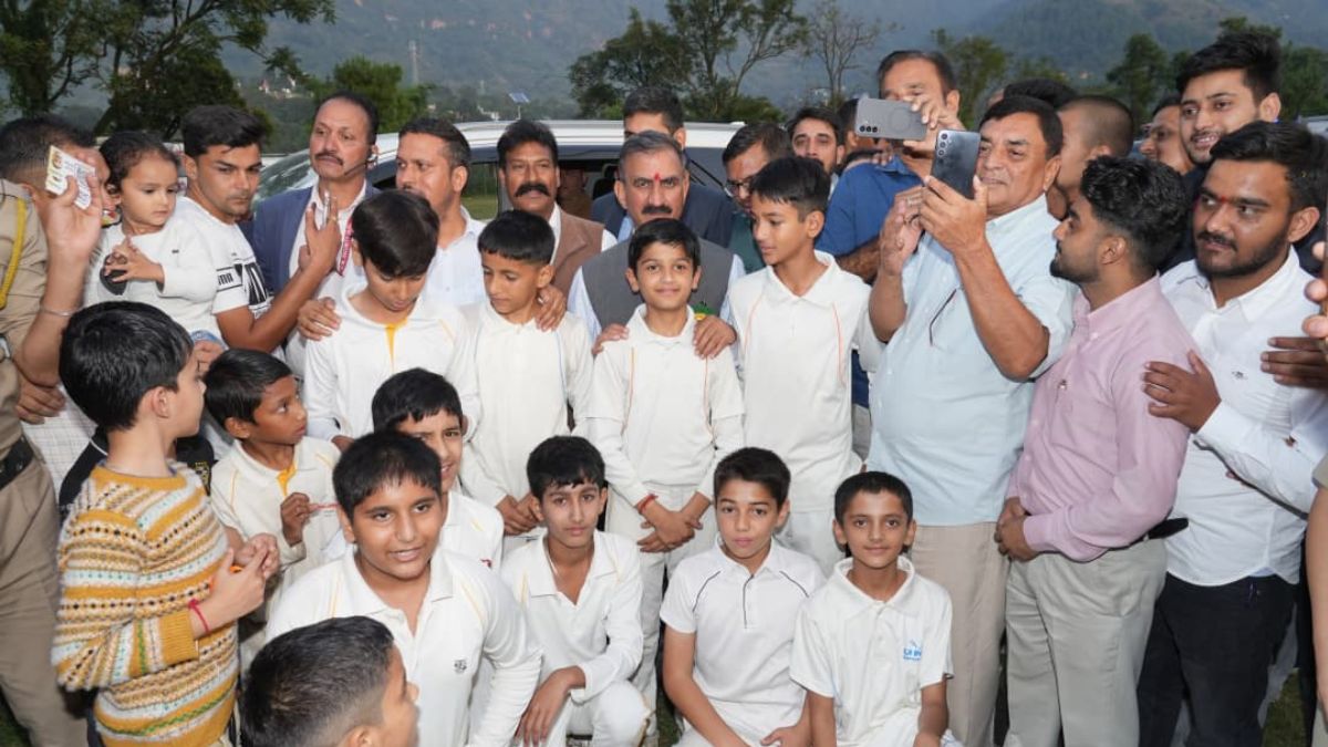 himachal pradesh sukhu criticizes exgovts 1000 crore spending on buildings
