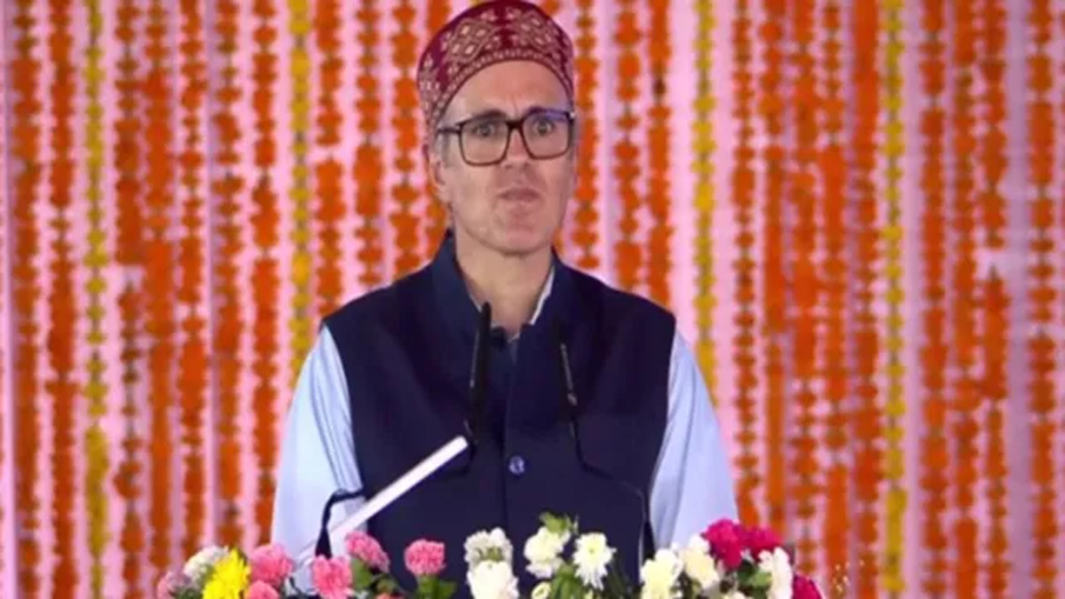 omar abdullah slams sajad lone bjp to benefit from election absence