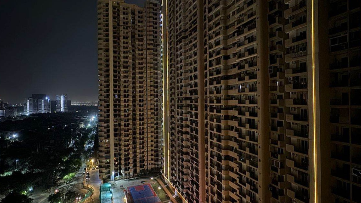 software engineer dies after fall from 31st floor in ghaziabad
