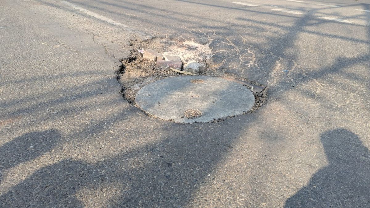 hapur road accidents poor engineering and pothole repairs blamed