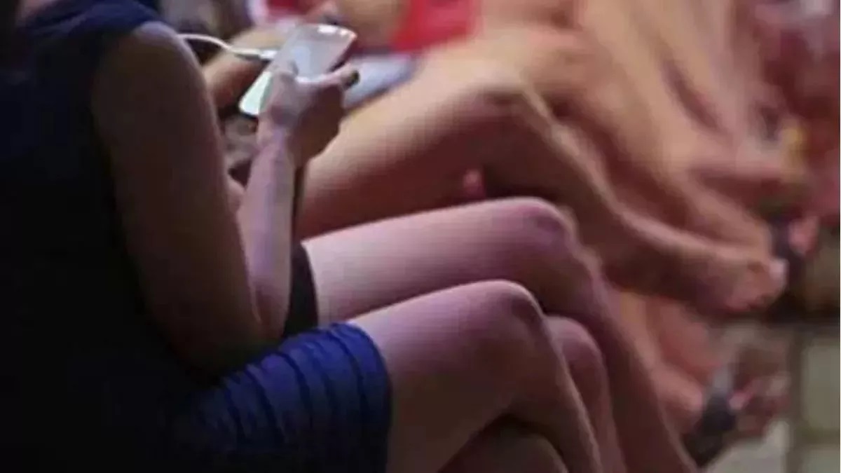 rohtak hotel raid sex racket busted 8 arrested