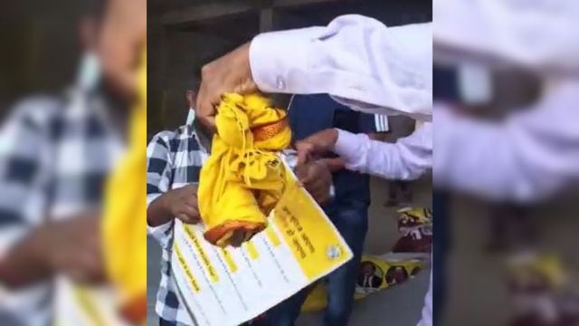 Bihar Election 2025: टिकट न मिलने पर आगबबूला हुए समर्थक; जन सुराज कार्यालय में की तोड़फोड़, पोस्टर जलाया
