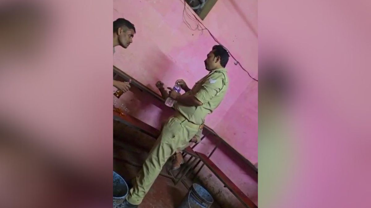 ambedkar nagar drunk cops suspended after viral video