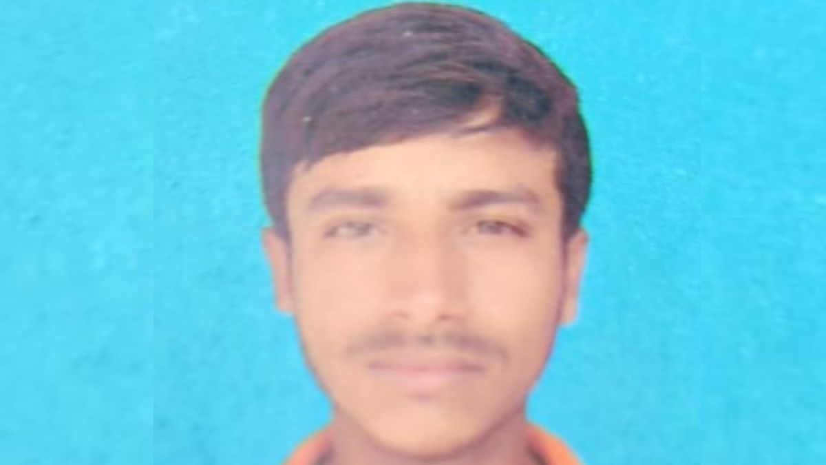 road accident in kharkhoda man dies wife searches with child