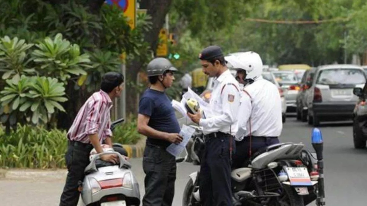 gurugram traffic police issues 17808 challans fines exceed 227 crore