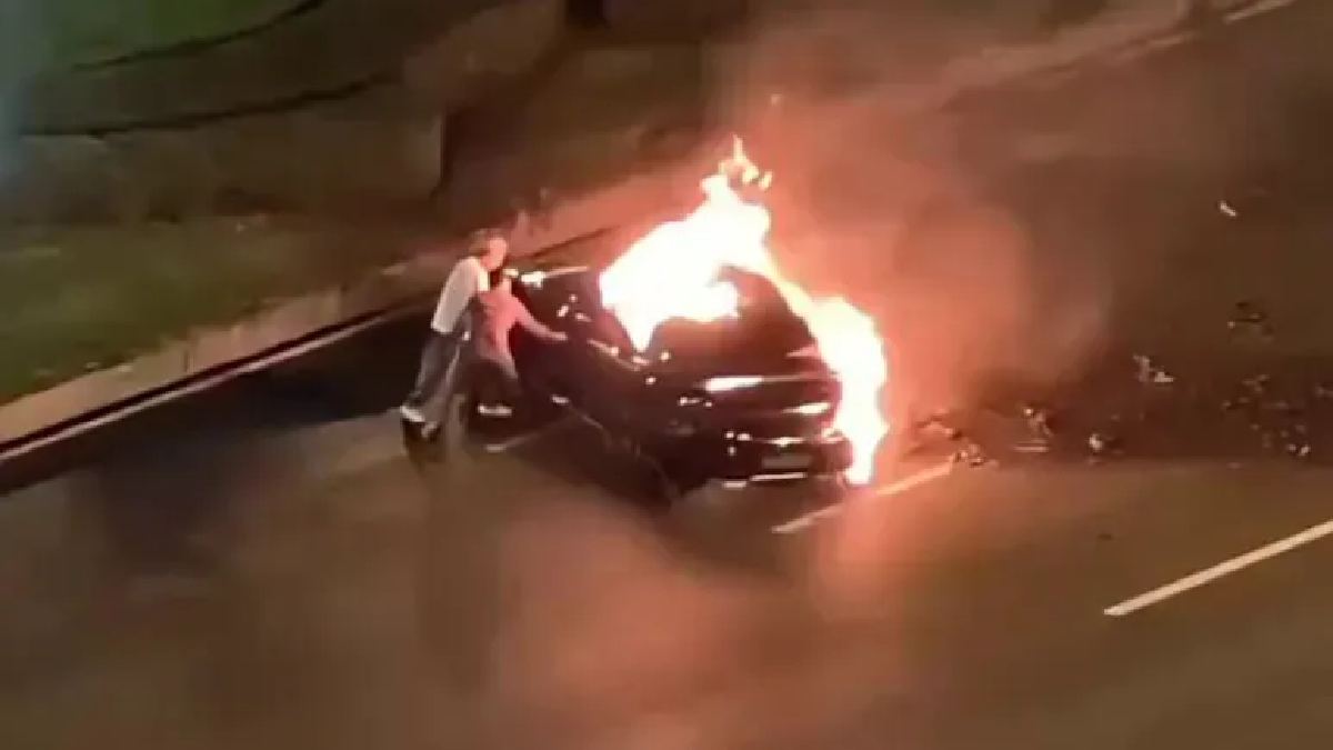 china xiaomi car caught fire gate lock driver burnt alive video viral