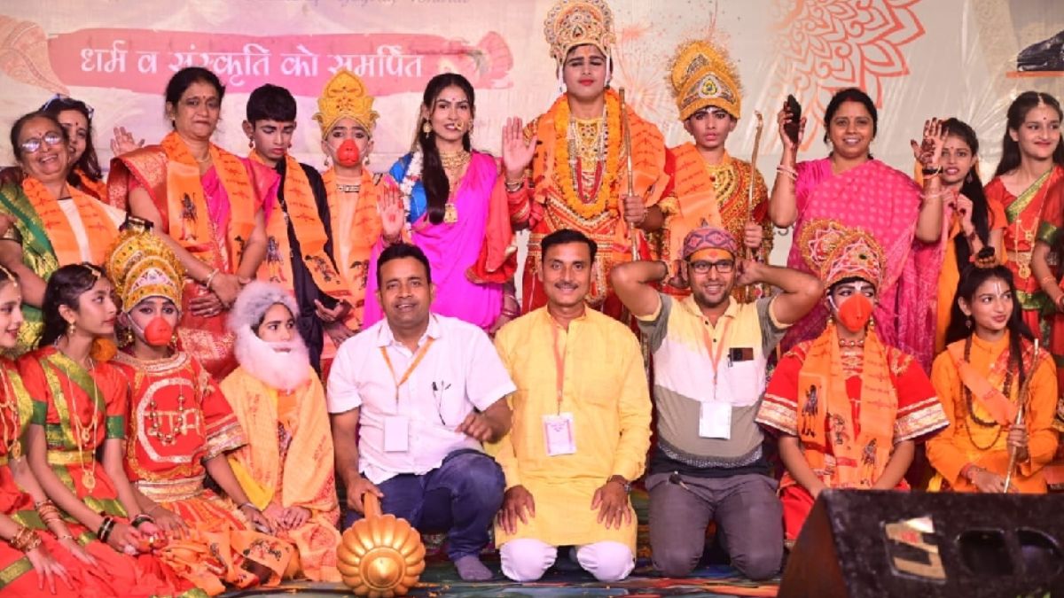 bharatkund mahotsav fashion show showcases 18 states attire in ayodhya