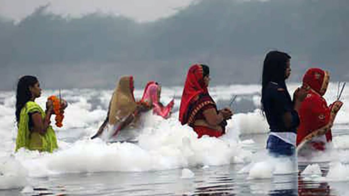 yamuna river foamfree for chhath puja delhi cm assures