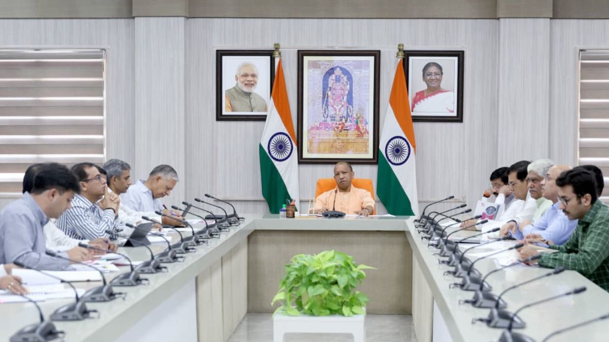 the urban redevelopment policy will have a balanced coordination of modernity tradition and humanity