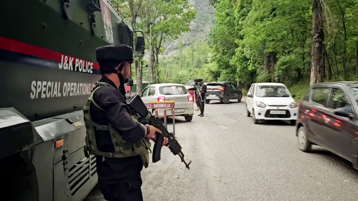 foiled infiltration attempt in kashmir from pok two terrorists neutralized