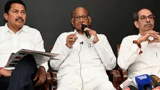 मतदाता सूची में सुधार की मांग को लेकर राज्य चुनाव आयुक्त से मिले महाराष्ट्र के विपक्षी दल (फाइल फोटो)