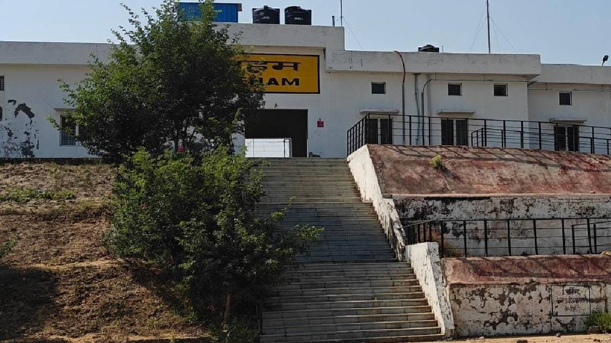 rohtak people are not getting any benefit from meham railway station how come