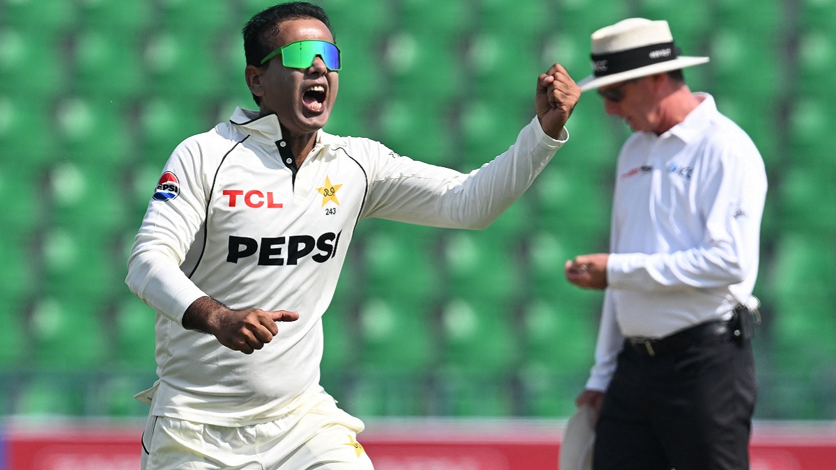 ramiz raja mocks noman ali over his dressing sense on air pak vs sa