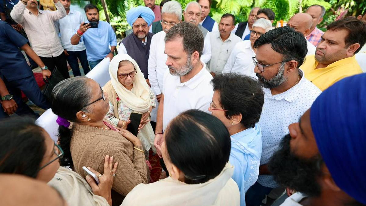 rahul gandhi meets ips pooran kumar family raises backward class concern