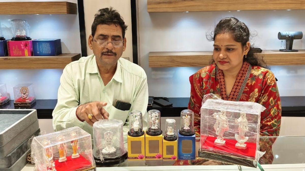 attractive silver idols 10 grams lure on dhanteras