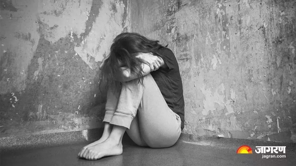 meerut news girl student left exam after harassed and her family attacked