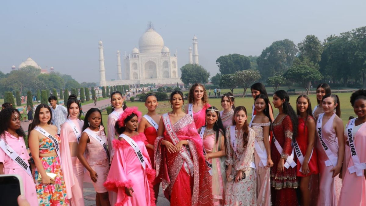 miss teen universe finalists visited the taj mahal