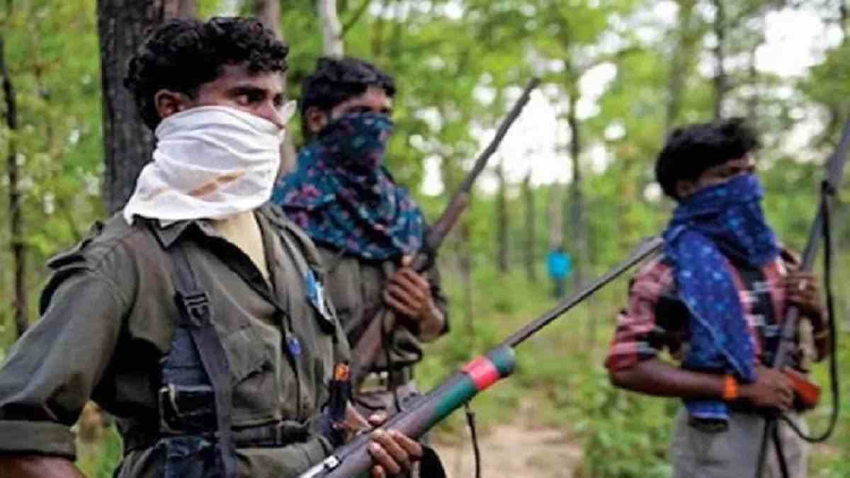 chhattisgarh sukuma 27 naxals surrender having 50 lakh prize money including 10 womens
