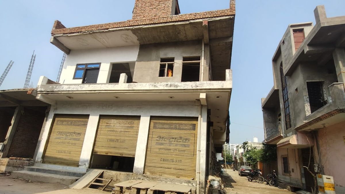builders and shoe factory operators are also taking government ration agra latest news