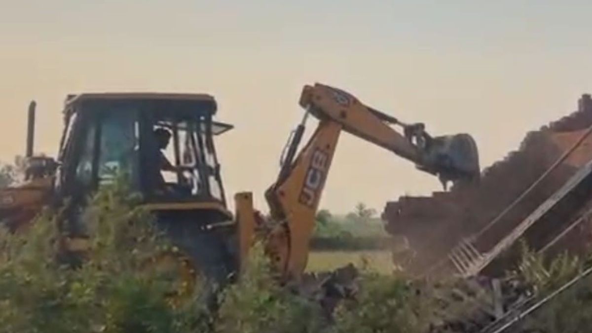 bulldozers run on shops of bjp leader s brother amroha latest news