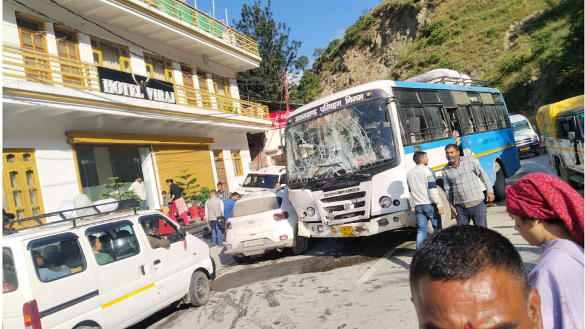 roadways bus collides with school bus 14 children injured