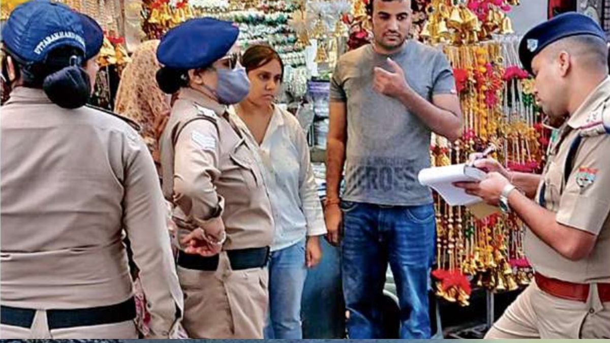 massive campaign launched against encroachment in the city 54 thousand fines were collected