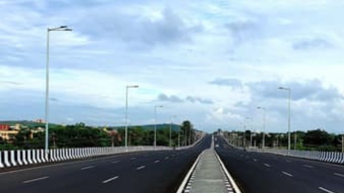 noida elevated road project connecting airport reducing traffic
