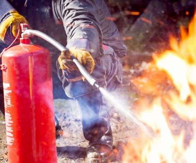 massive fire in shiv shakti shop before dhanteras and diwali bareilly fire news