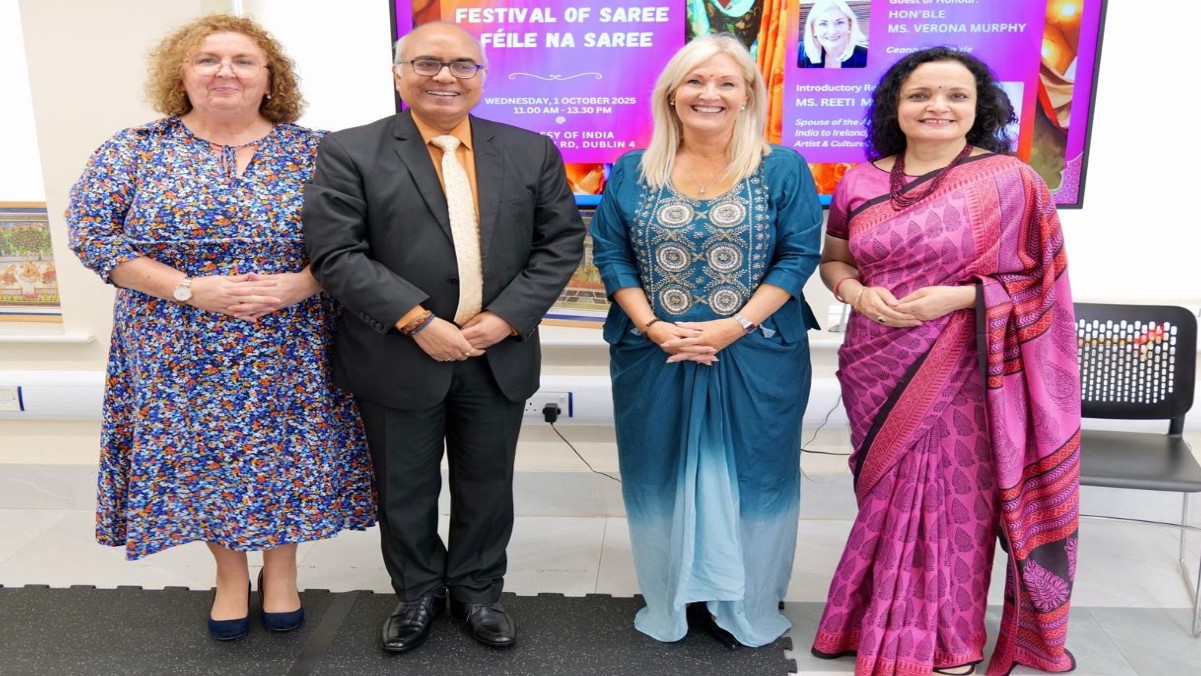 banarasi saree increasing popularity in foreign countries saree festival organized in ireland with the efforts of embassy