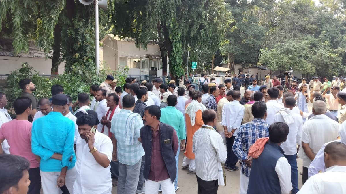 bihar elections 2025 patna becomes arena over ticket distribution jdu leaders protest