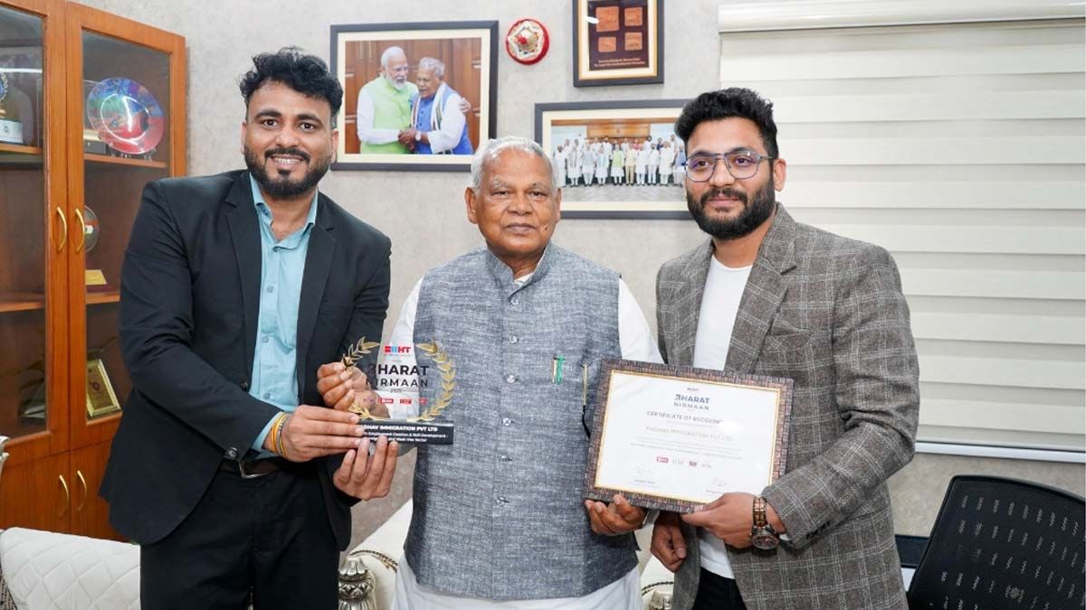 madhav immigration awarded best msme 2025 award at bharat nirman 2025