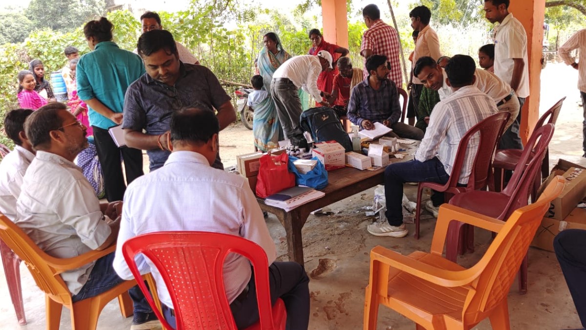 malaria spread in pokharia village of jharkhand border in sonbhadra 70 positive found