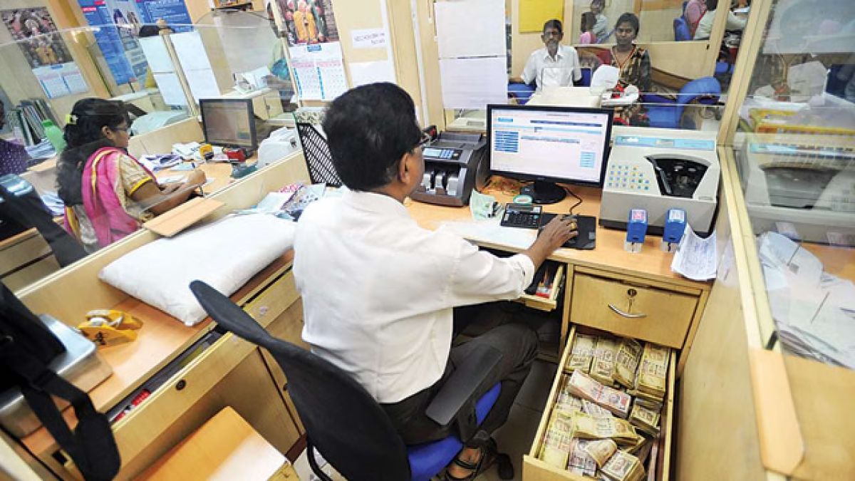 banking reform government aggressive working on mega psu bank merger plan completion by fy27 report