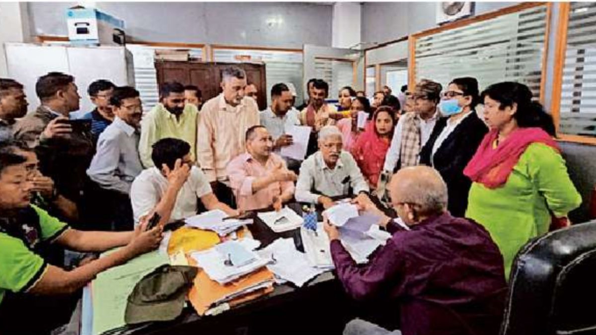 uproar over increased electricity bills due to smart meters bjp councillors stage gherao
