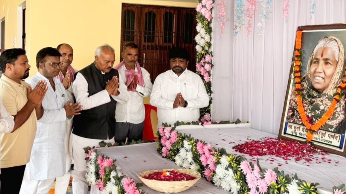 lal bihari yadav meets teacher leaders in varanasi condolences offered