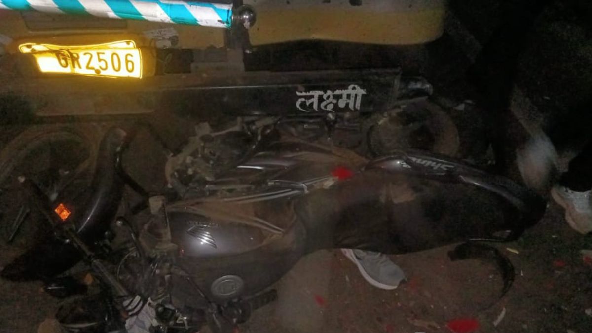 bike rider trapped between bus and truck dies