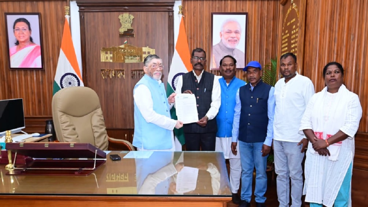 in name of eradicating serious diseases people are being converted sarna vikas samiti met governor and gave information said action should be taken against superstition