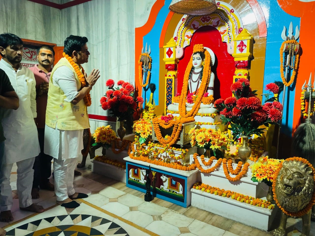 ravi kishan grand welcome in gorakhpur after filmfare win 2025