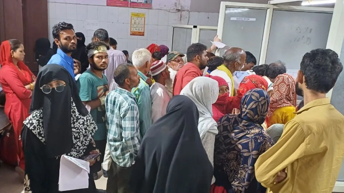 https://www.jagranimages.com/images/2025/10/16/article/image/Hapur-(143)-1760610770499.jpg