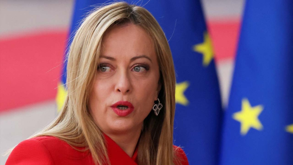 italian pm giorgia meloni joked she might end up killing somebody if she quit smoking