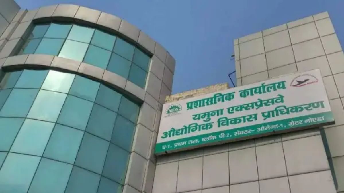 yeida mini sdz case 18000 crore recovery rejected allottees cleared