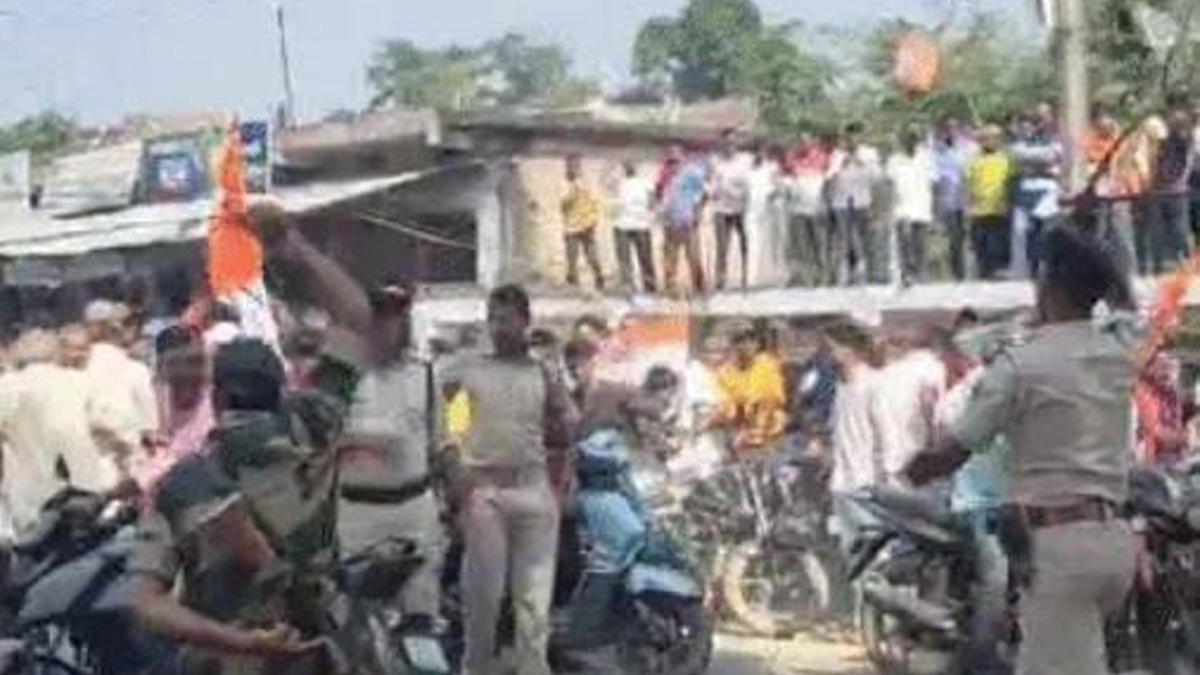 clash during nomination in teghra begusarai police lathi charge
