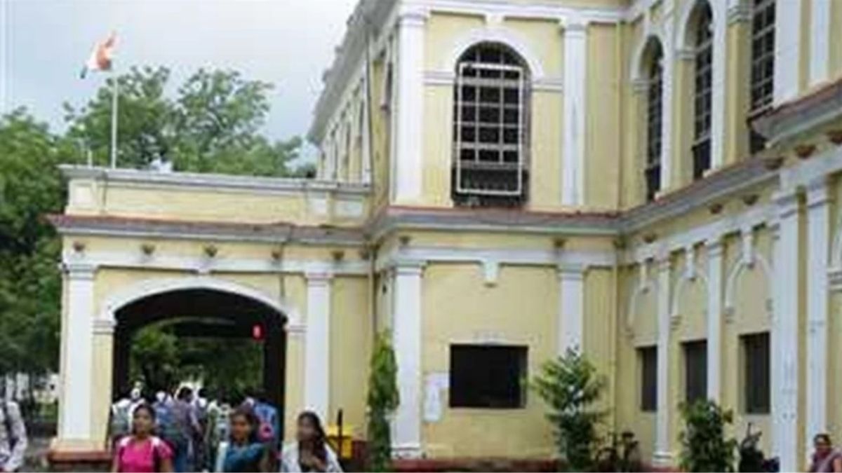 indore students fake principals death for exam cancellation fir filed