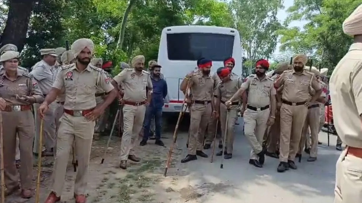 punjab launches an allout crackdown on drug trafficking anti drone wall along pakistan border