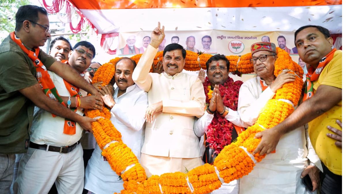 cm mohan yadav addressed large gathering in patna saying opposition had ruined bihar and gave people lantern