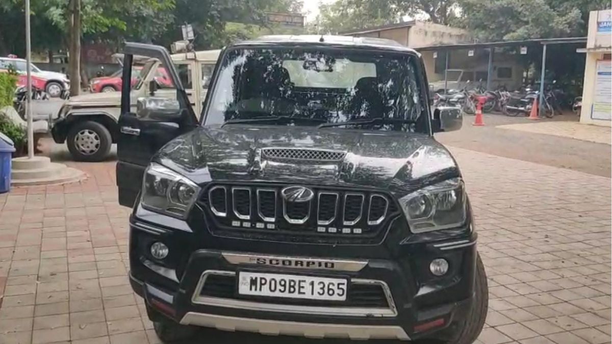 youth kidnapped in dramatic style in sendhwa police investigation underway