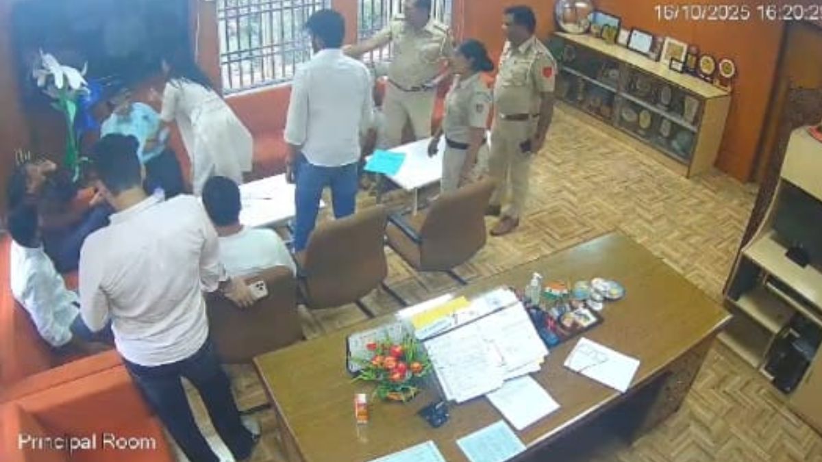 professor assault at delhi university teachers body demands action