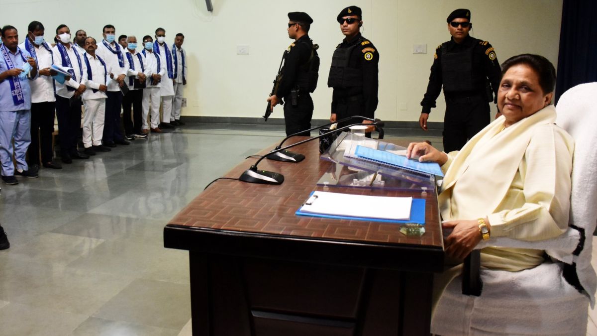 bsp president mayawati bsp supremo mayawati calls upon workers to prepare for next mission
