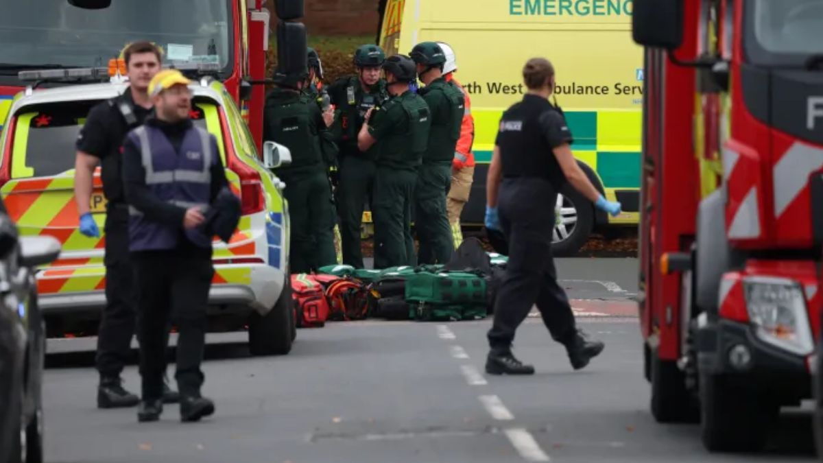 three jailed for planning synagogue attack in britain